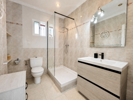 Villa avec piscine, garage et licence touristique à Empuriabrava