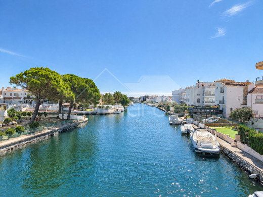 Appartement 2 chambres, vue canal, parking en sous sol