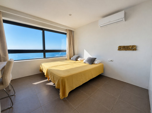 Villa mit privatem Pool und Panoramablick auf die Bucht von Roses.