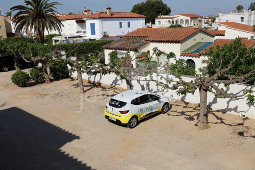 Vue mer en première ligne avec parking privé