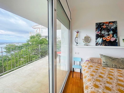 Maison vue mer avec plusieurs terrasses