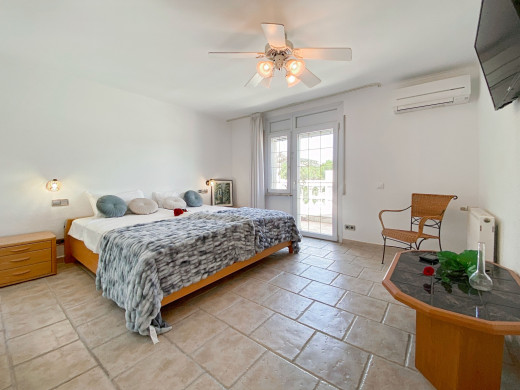 Belle maison avec piscine dans un quartier calme à Mas Boscà, Roses