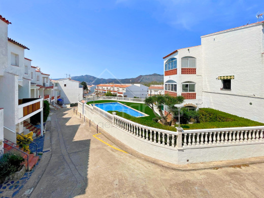 Belle maison rénovée avec piscine communautaire sur la Costa Brava