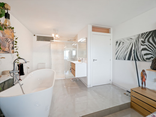 Appartement duplex moderne avec vue mer