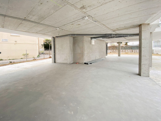 Appartement neuf en duplex à 300m de la plage, à Roses