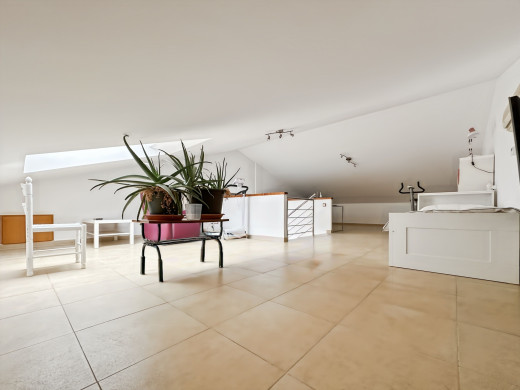 Haus mit 4 Schlafzimmern und Garage in Vic zu verkaufen