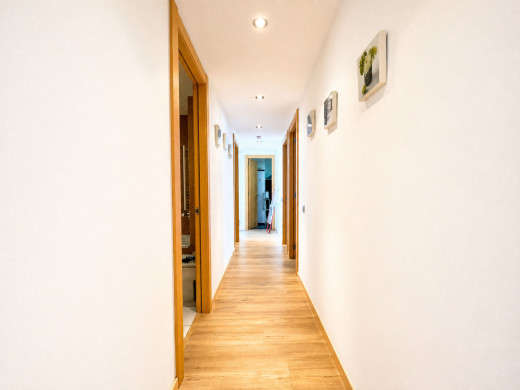 Appartement centre de Roses avec parking, débarras et licence touristique