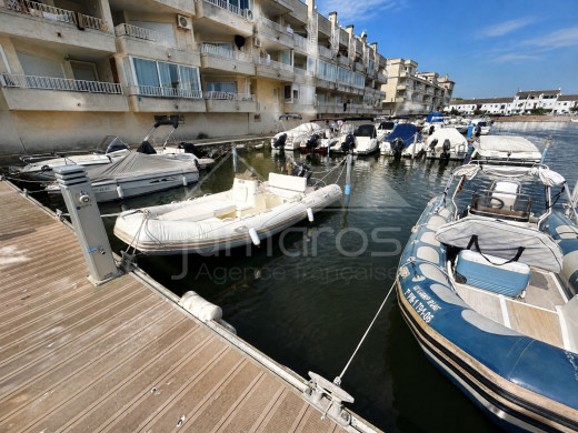 Renovated flat with private mooring in Empuriabrava
