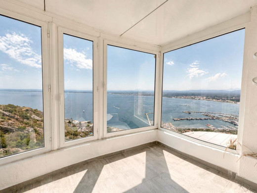 Villa excepcional con vistas panorámicas y total privacidad en Roses