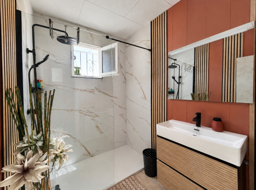 Ebenerdiges Haus mit Pool und Garten in Empuriabrava