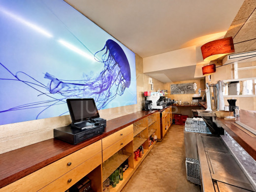 Restaurant en première ligne de mer à L’Escala avec grande terrasse