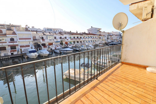 Appartement 2 chambres, terrasse et vue canal