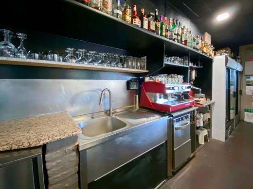 Restaurante en venta con amarre para embarcaciones en Roses