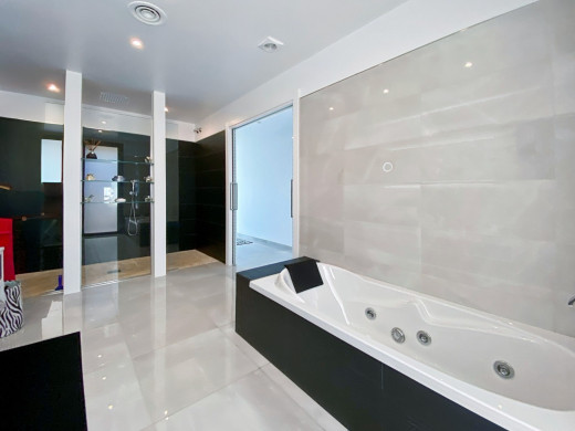 Luxury villa with impressive sea views on the first line in Llançà