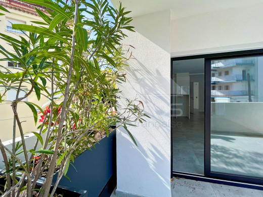 Neue Wohnung, 400m vom Strand entfernt in Roses