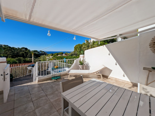 Casa con vistas al mar en venta en Almadrava