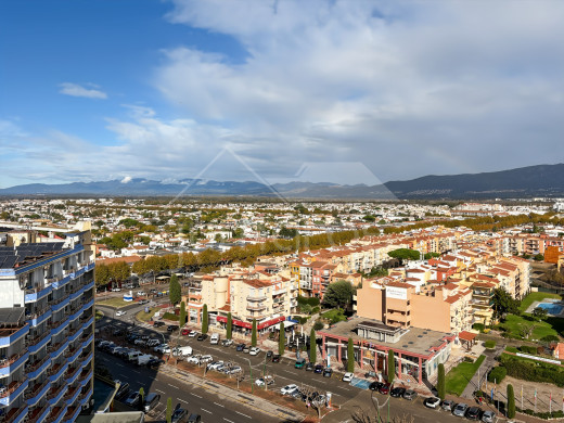 Renovated studio on the top floor near the beach in Empuriabrava