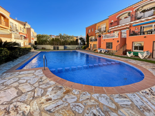 Casa con piscina comunitaria a 50m de la playa, en Gran Reserva