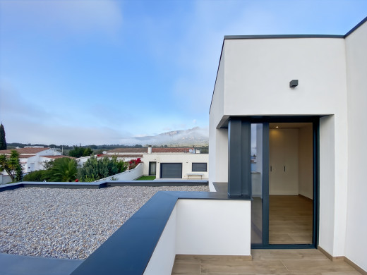 Maison à étrenner avec garage et piscine à Roses, Costa Brava