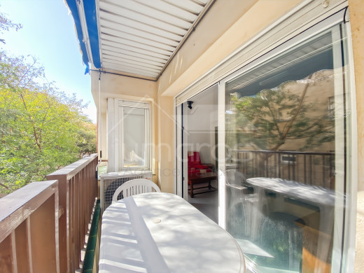 Apartment with a terrace in the centre of Roses, close to the beach