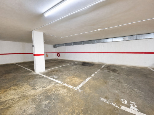 Appartement centre de Roses avec parking, débarras et licence touristique
