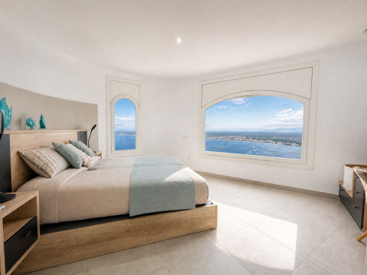 Villa excepcional con vistas panorámicas y total privacidad en Roses