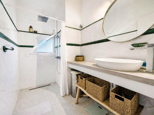 Maison avec vue mer, 6 chambres et 2 garages à Canyelles