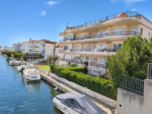 Appartement 2 chambres, vue canal, parking en sous sol
