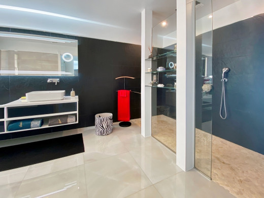 Luxury villa with impressive sea views on the first line in Llançà