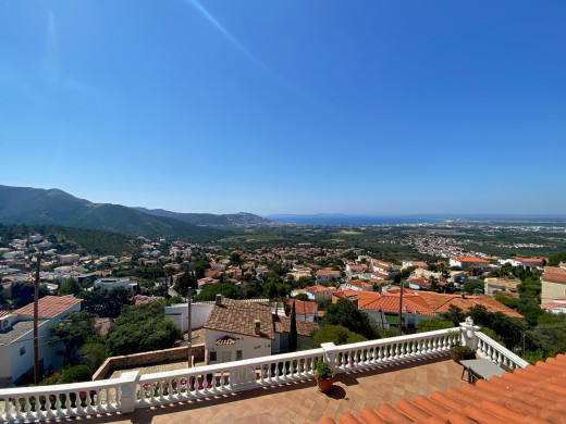 Villa avec de magnifiques vues mer et appartement indépendant à Mas Fumats, Roses