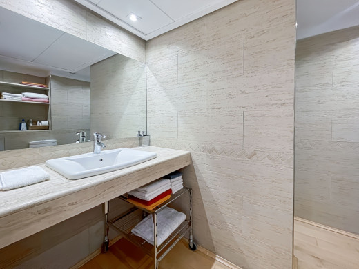 Luxuswohnung in Figueres mit 2 Parkplätzen und Abstellraum