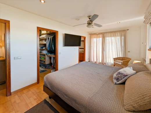 Maison de luxe à l'Escala avec grand jardin, piscine et garage
