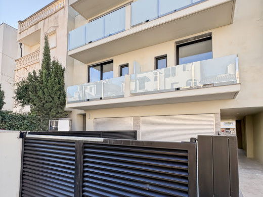Casa con amarre privado, obra nueva, en Empuriabrava