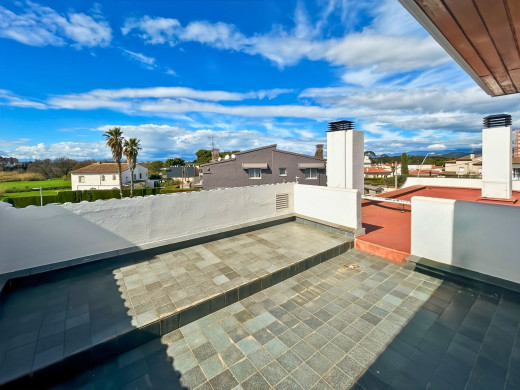 High-end villa with large garden and indoor swimming pool in Roses