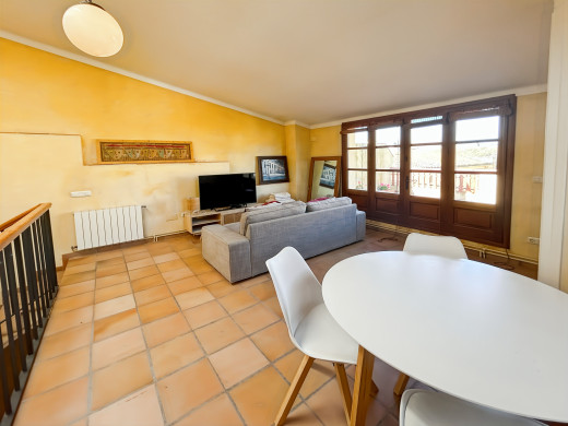 Haus mit Terrasse im Dorfzentrum von Albons