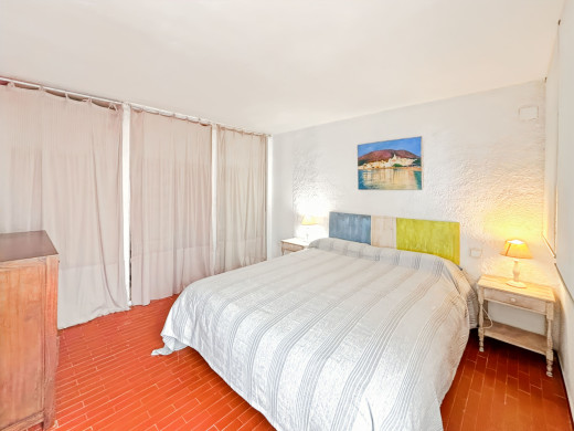 Appartment mit Meerblick und Privatparkplatz in Cadaqués, 200m vom Strand entfernt