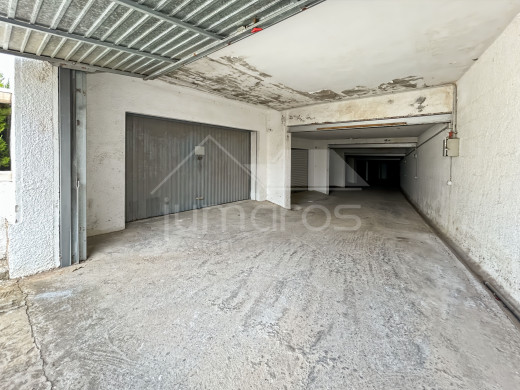 Casa renovada con terraza, piscina y garaje