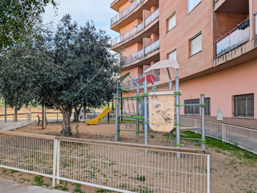 3-bedroom flat with terrace and unobstructed views in Figueres