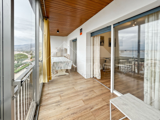 Helle Wohnung mit Meerblick in Roses