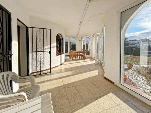 House with private mooring in Empuriabrava
