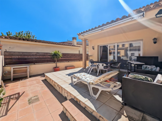 Freistehendes Haus mit 3 Schlafzimmern, Terrasse und Garage in Pau