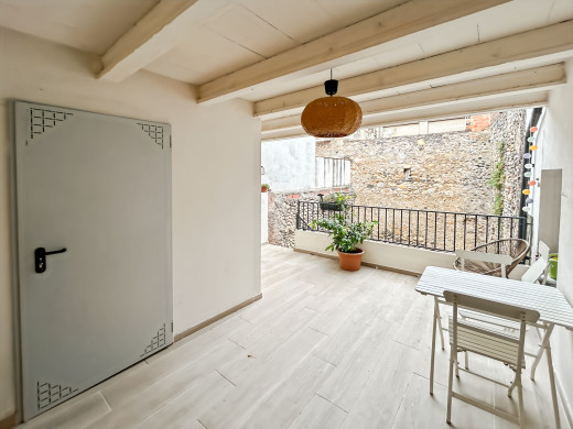 Apartamento dúplex con terraza y garaje en el corazón del Alt Empordà