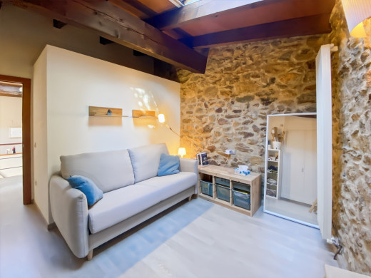 Maison avec grand jardin et loft indépendant au coeur du village
