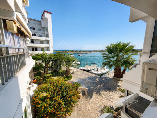 Appartement 3 chambres à 50m de plage avec vue canal et mer à Roses