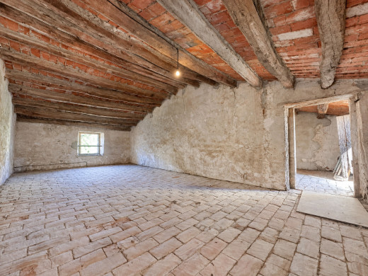 Village house to renovate opposite Bellcaire d’Empordà Castle
