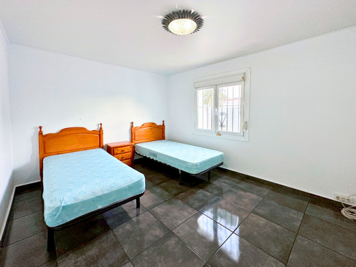 Charmante maison de plain-pied avec piscine à Empuriabrava