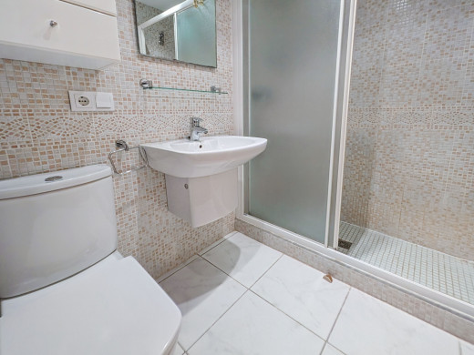 3 apartment building with garage and 20 m mooring in Empuriabrava