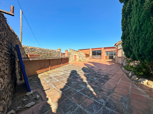 Traditional Catalan masia for sale in L'Escala, Costa Brava