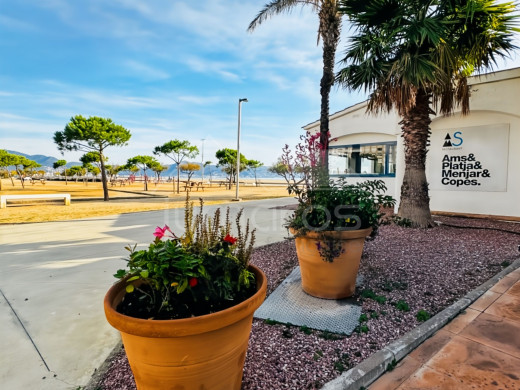 Renovated studio on the top floor near the beach in Empuriabrava