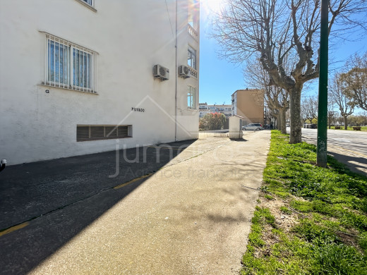 Appartement à Empuriabrava avec deux places de parking